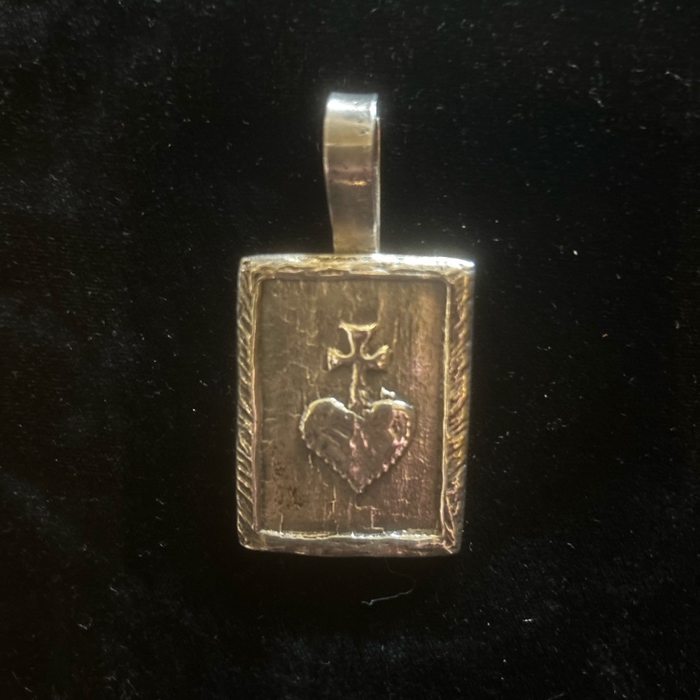 Stunning 925 Stamped Sterling Silver Sacred Heart Pendant - Picture 5 of 14